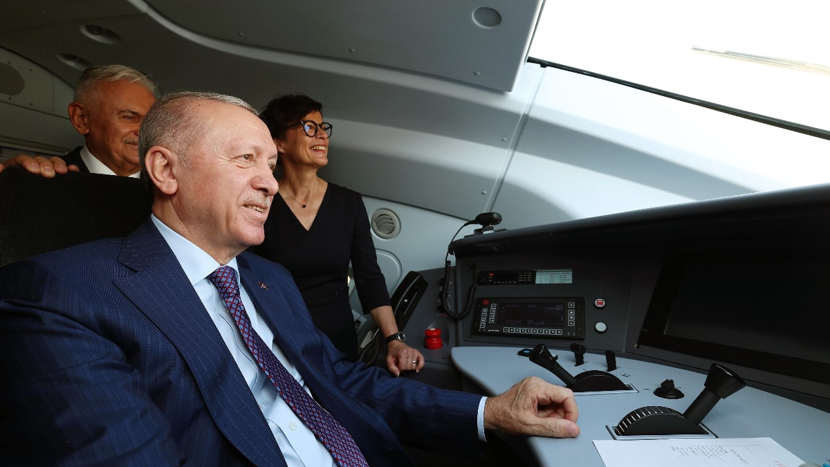 Cumhurbaşkanı Erdoğan'a hızlı tren hattında ilk sürüşünde güldüren soru